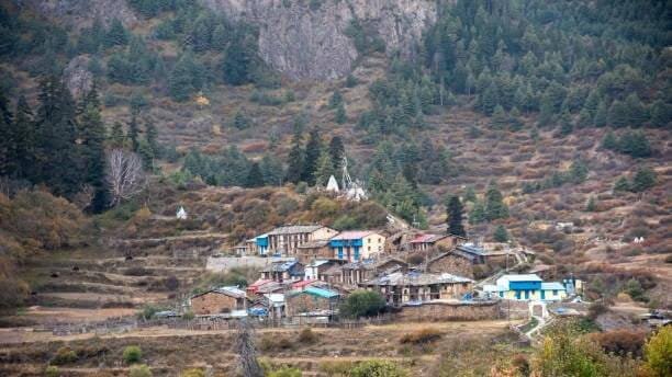 remote-village-in-the-Himalayas_001